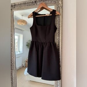 Elegant Black Sleeveless Dress